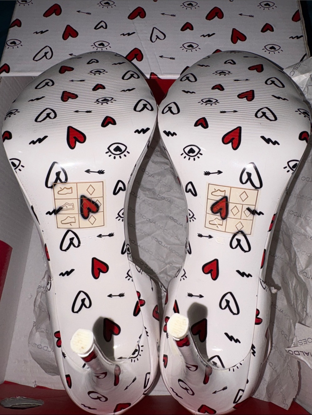 Aldo - White Ankle-Strap Heels with Red & Black Eye doodle- Heart Print -Size 11 - Picture 7 of 16